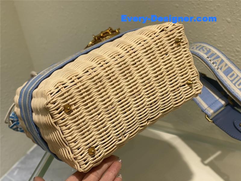 lady D10r woven bag