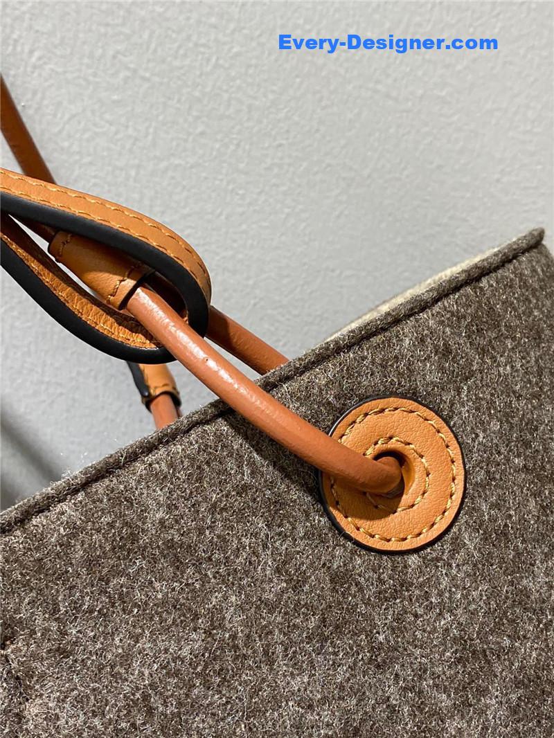 L0ew* anagram tote bag