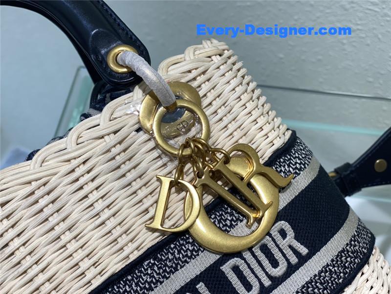 lady D10r woven bag