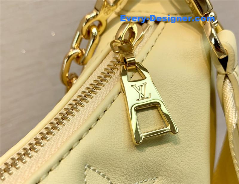 l0vis Vvtt0n lv over the moon bag