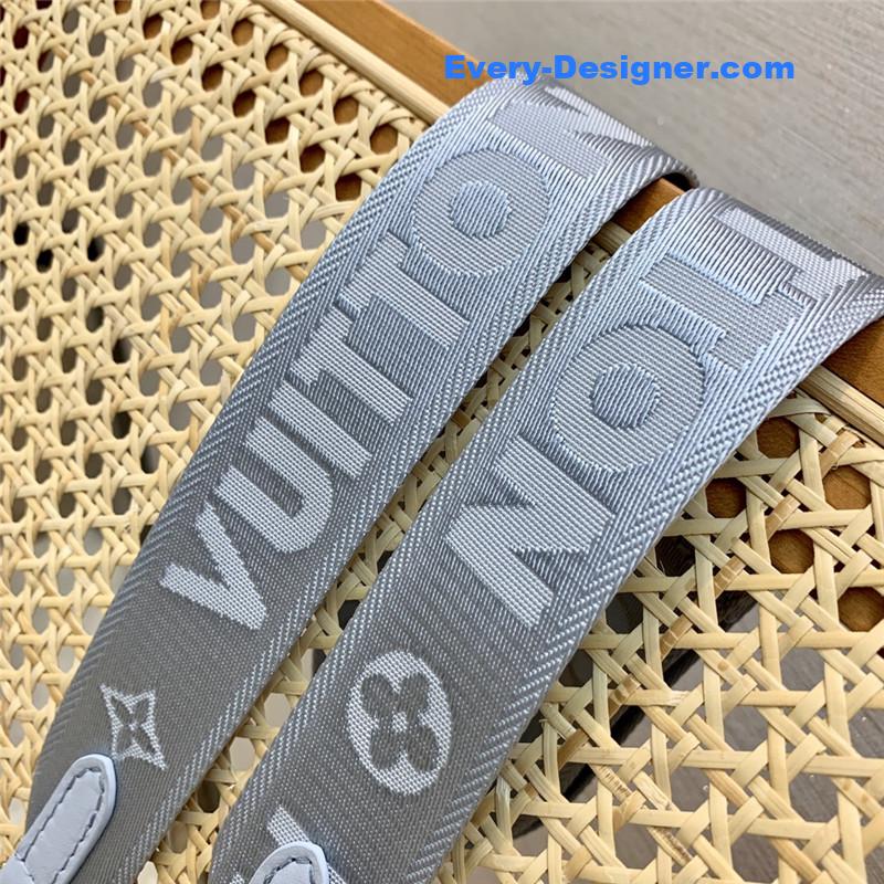 l0vis Vvtt0n lv over the moon bag