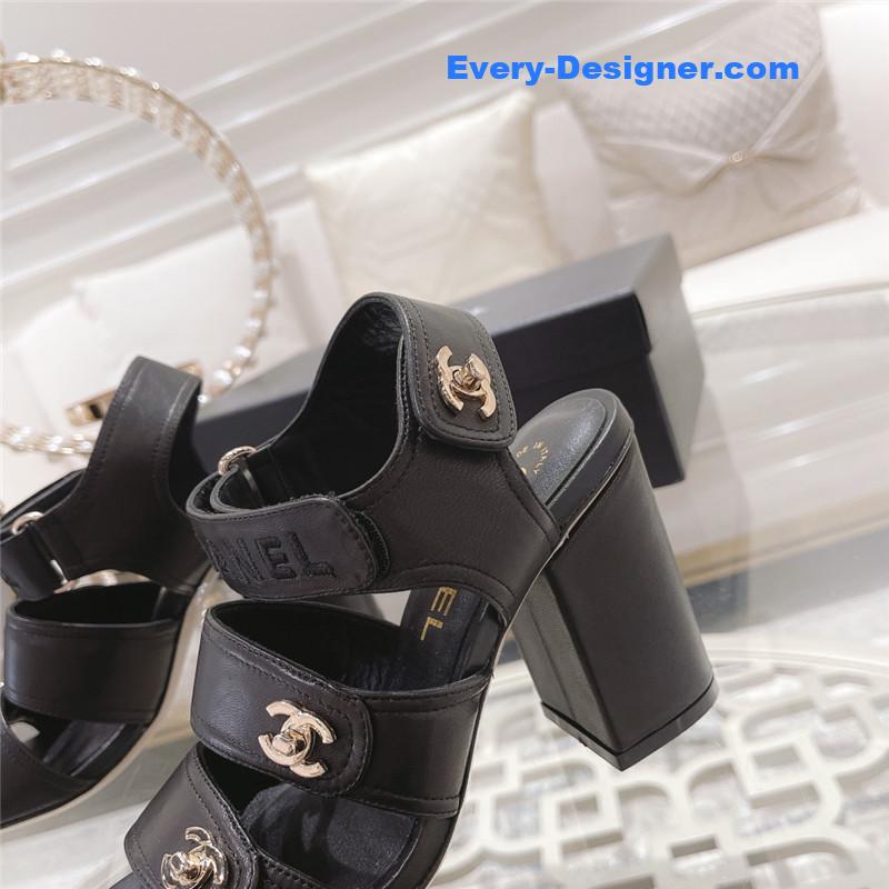 CC early spring catwalk new thick heel sandals