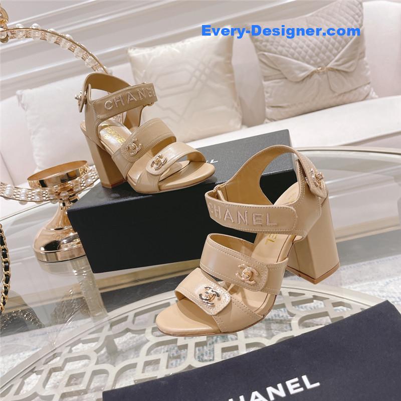 CC early spring catwalk new thick heel sandals