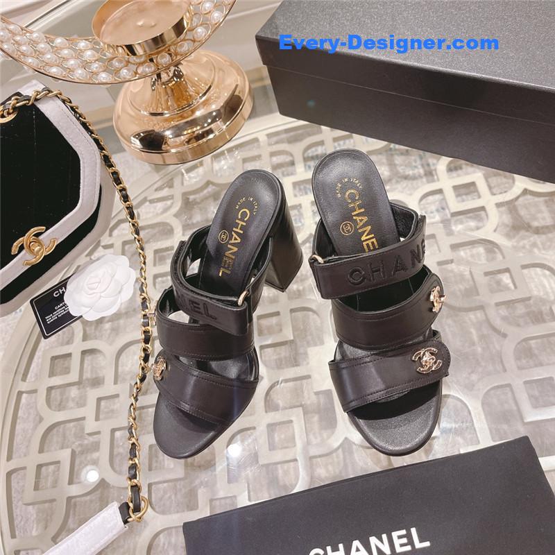 CC early spring catwalk new high-heeled sandals