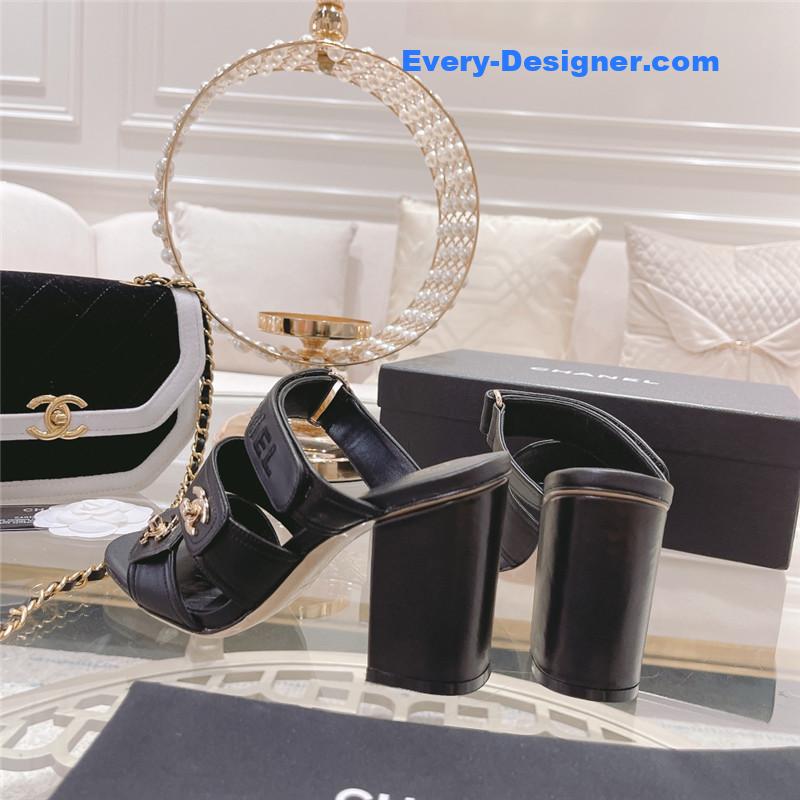 CC early spring catwalk new high-heeled sandals