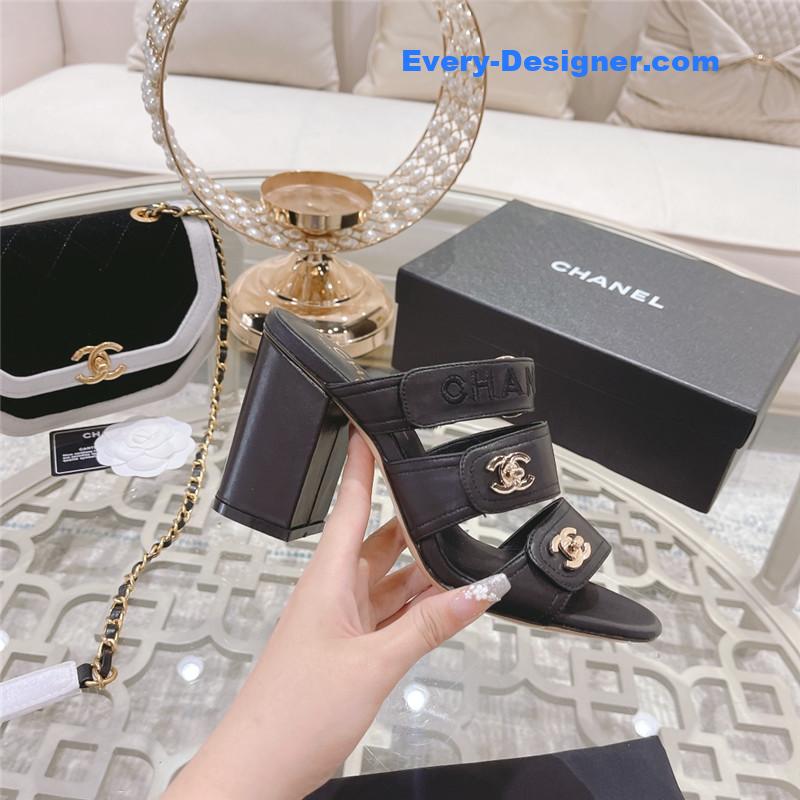 CC early spring catwalk new high-heeled sandals