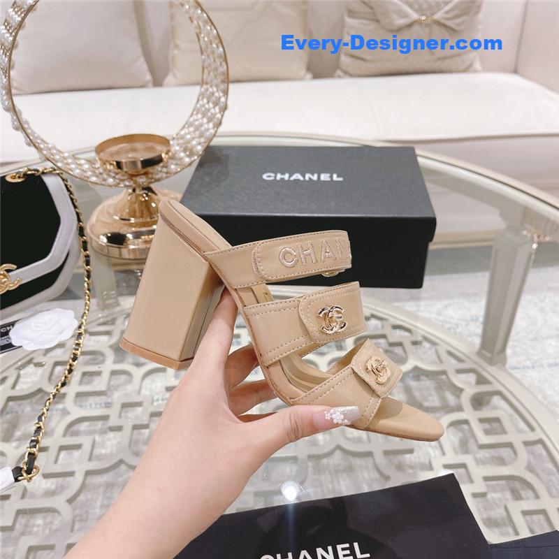 CC early spring catwalk new high-heeled sandals
