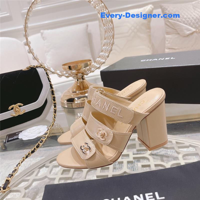 CC early spring catwalk new high-heeled sandals