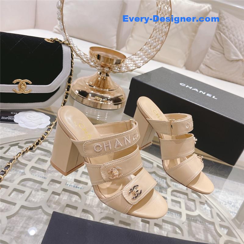 CC early spring catwalk new high-heeled sandals