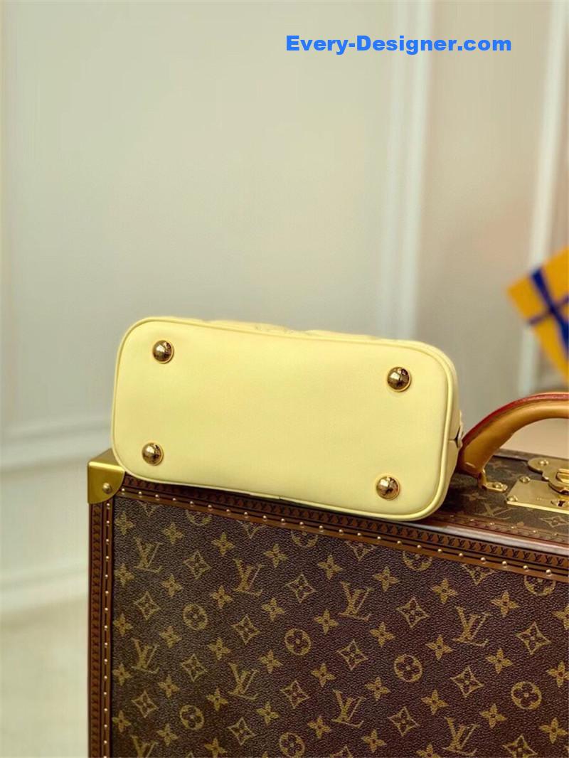 louis vuitton lv alma bb bag