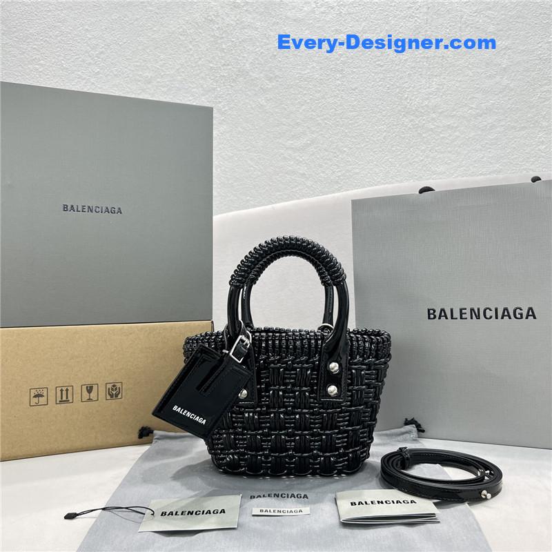 Ba1en*iaga bistro basket small