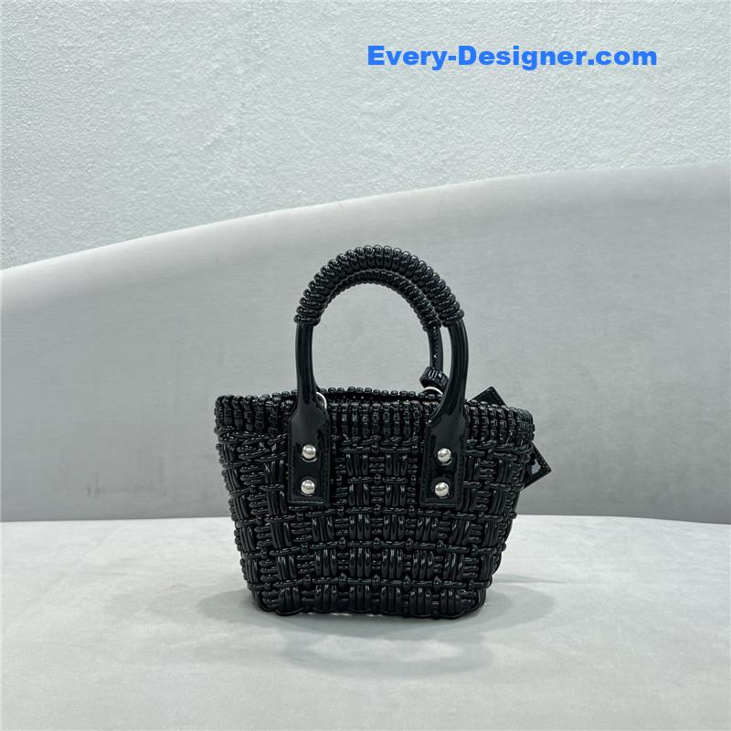 Ba1en*iaga bistro basket small