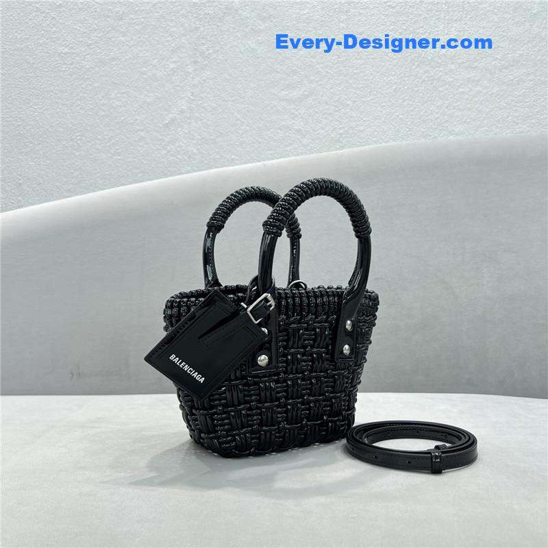 Ba1en*iaga bistro basket small