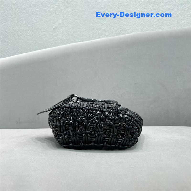 Ba1en*iaga bistro basket small