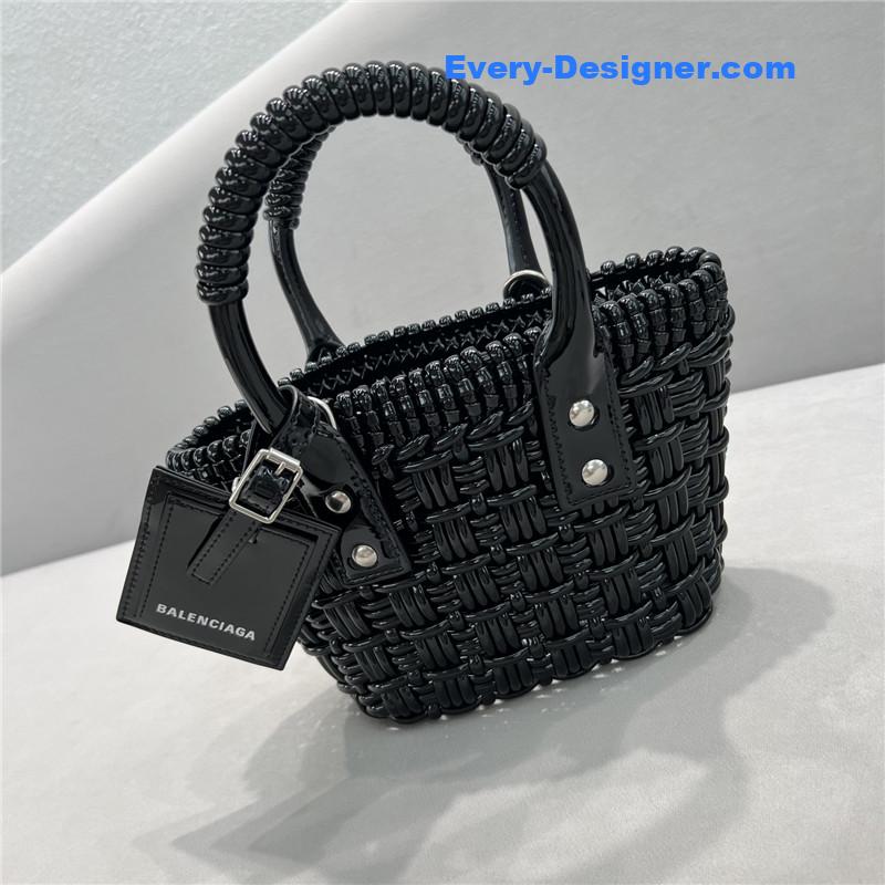 Ba1en*iaga bistro basket small