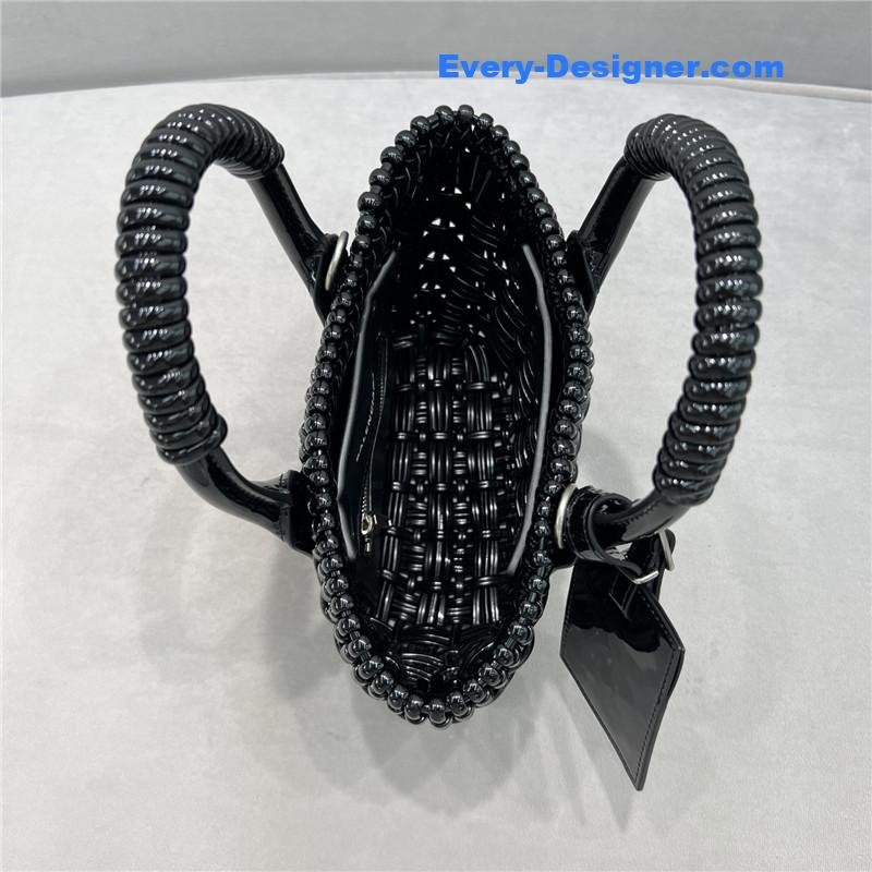 Ba1en*iaga bistro basket small