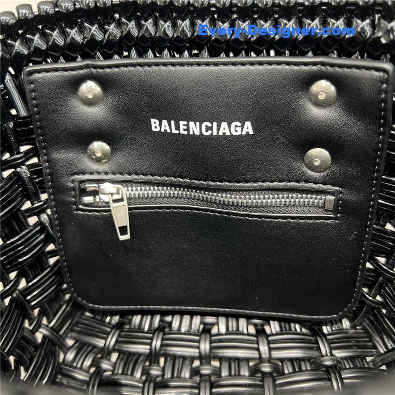 Ba1en*iaga bistro basket small