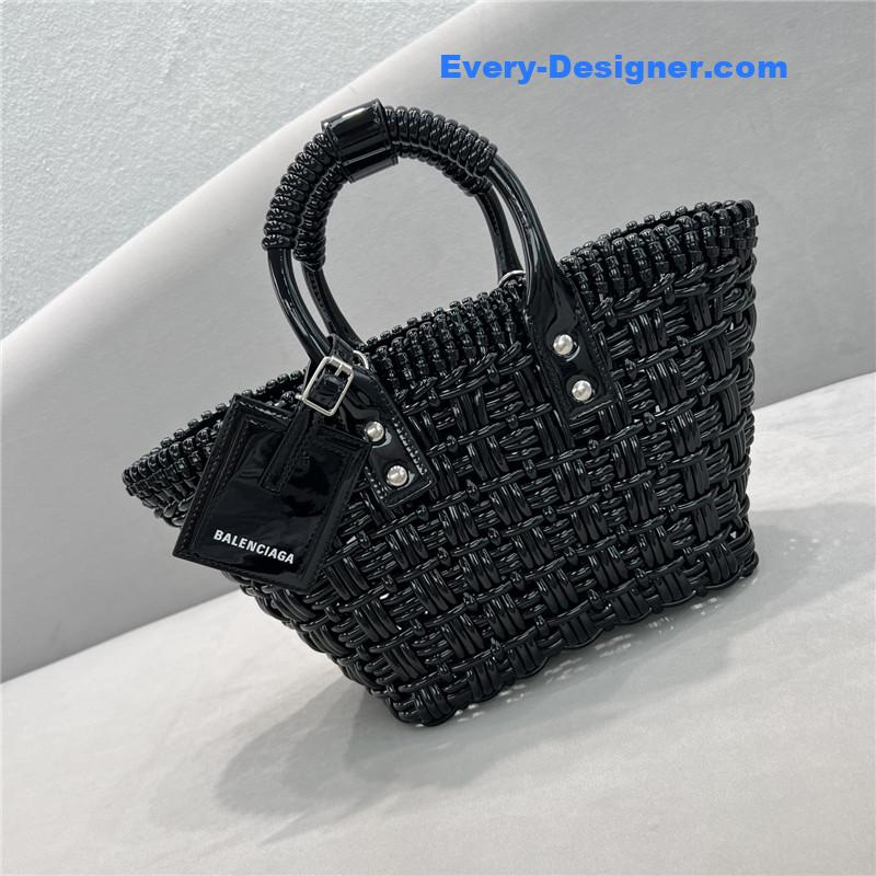 Ba1en*iaga bistro basket