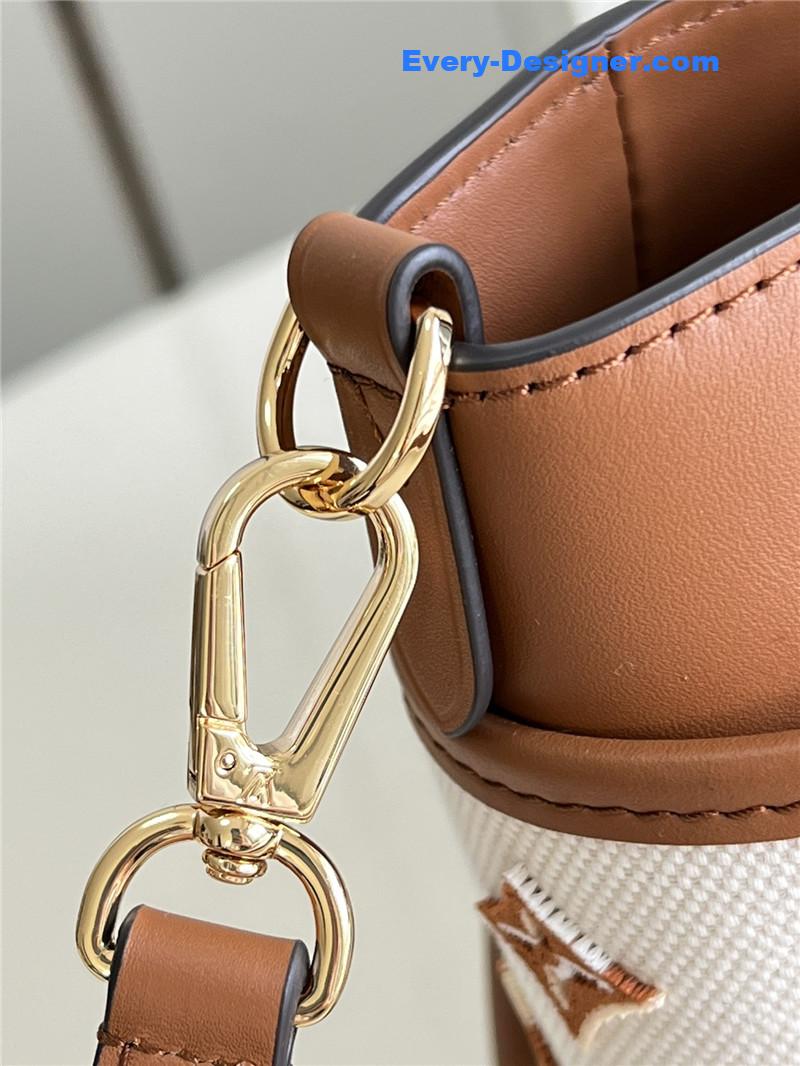 louis vuitton lv on my side bag small