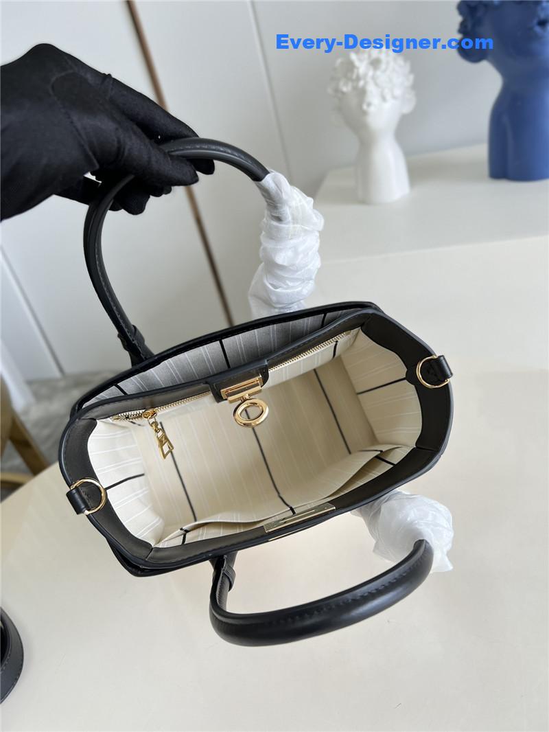 louis vuitton lv on my side bag small