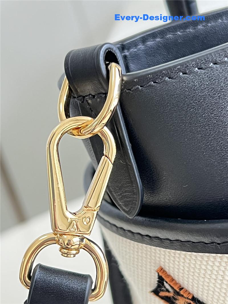 louis vuitton lv on my side bag small