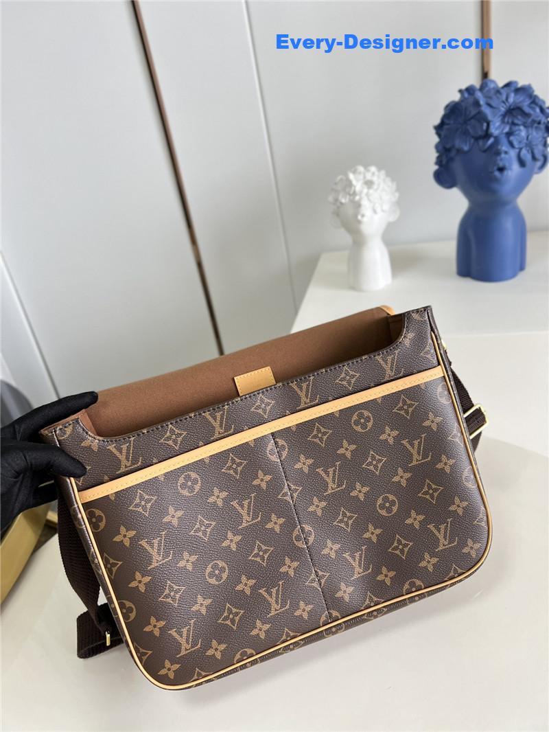 louis vuitton lv messenger bag