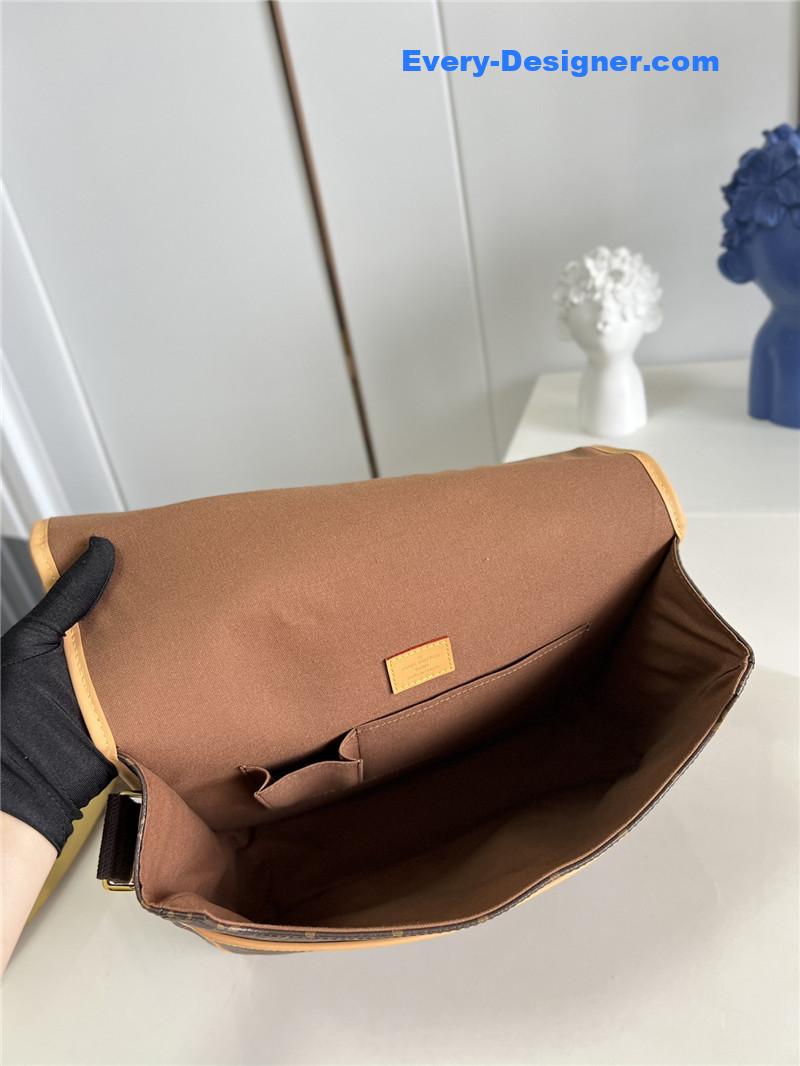 louis vuitton lv messenger bag