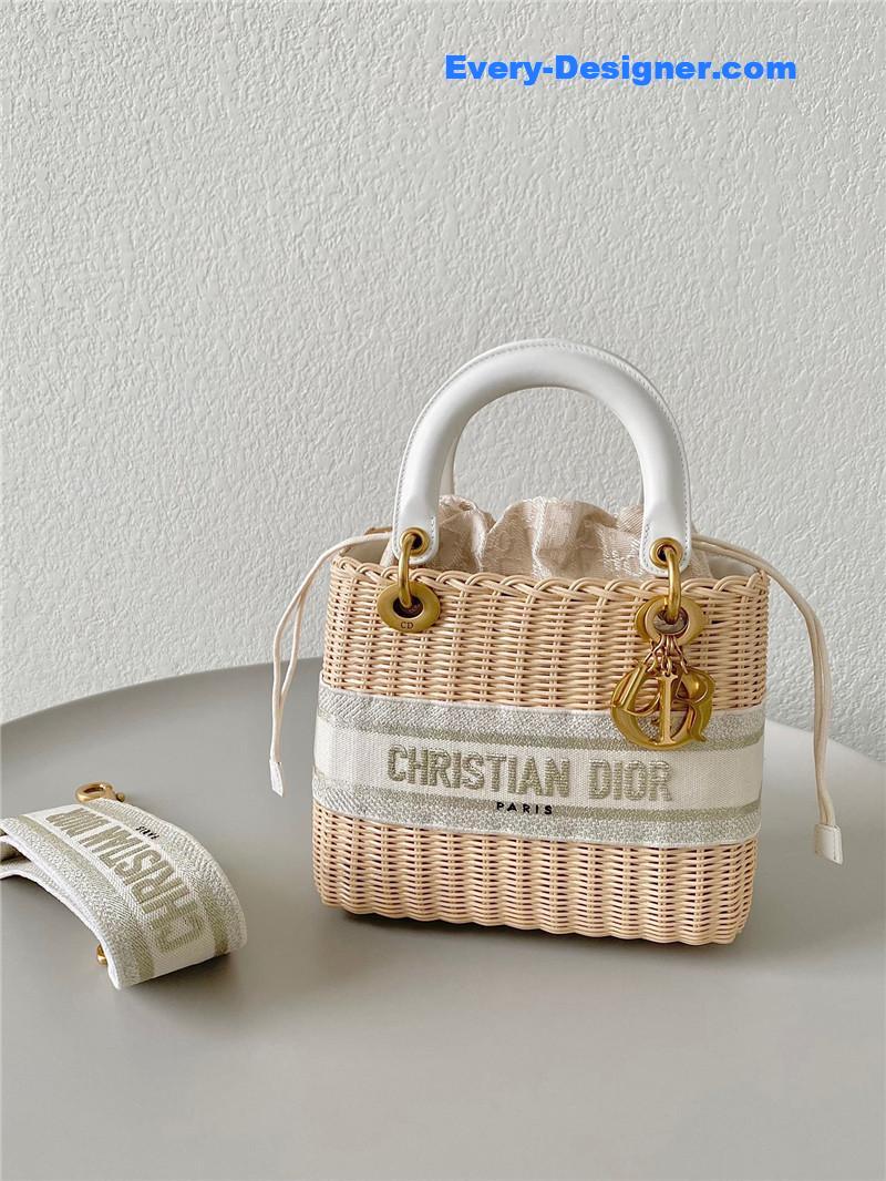 lady D10r woven bag