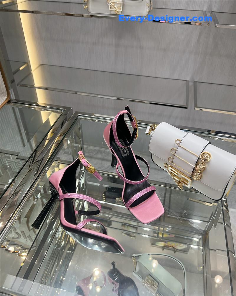 FENDI joint catwalk show sandals