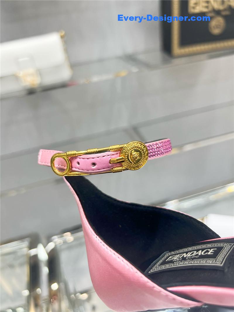 FENDI joint catwalk show sandals