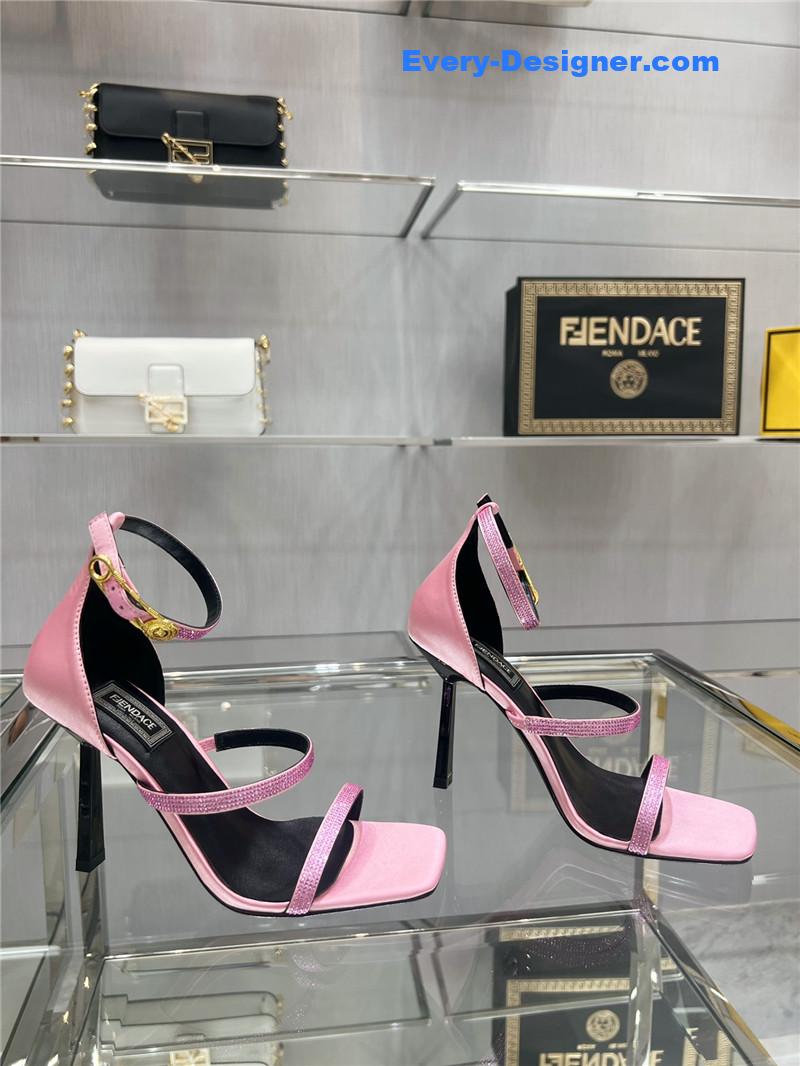 FENDI joint catwalk show sandals