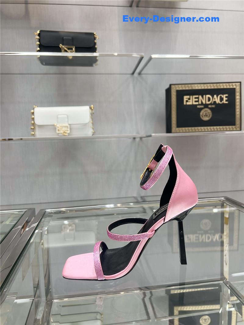 FENDI joint catwalk show sandals