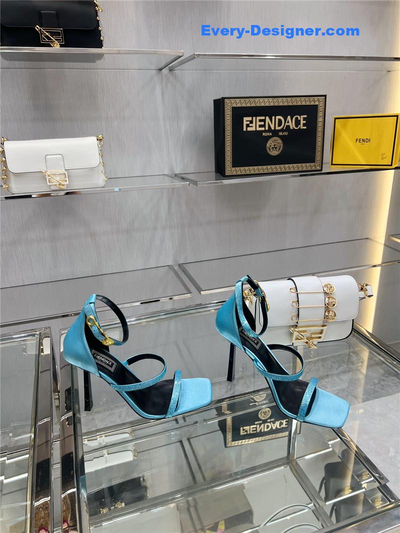 FENDI joint catwalk show sandals