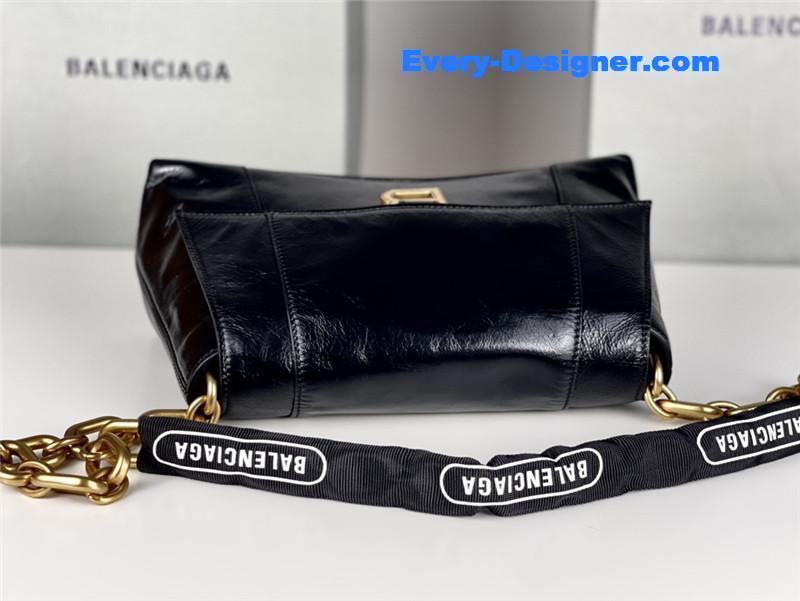 Ba1en*iaga downtown chain shoulder bag