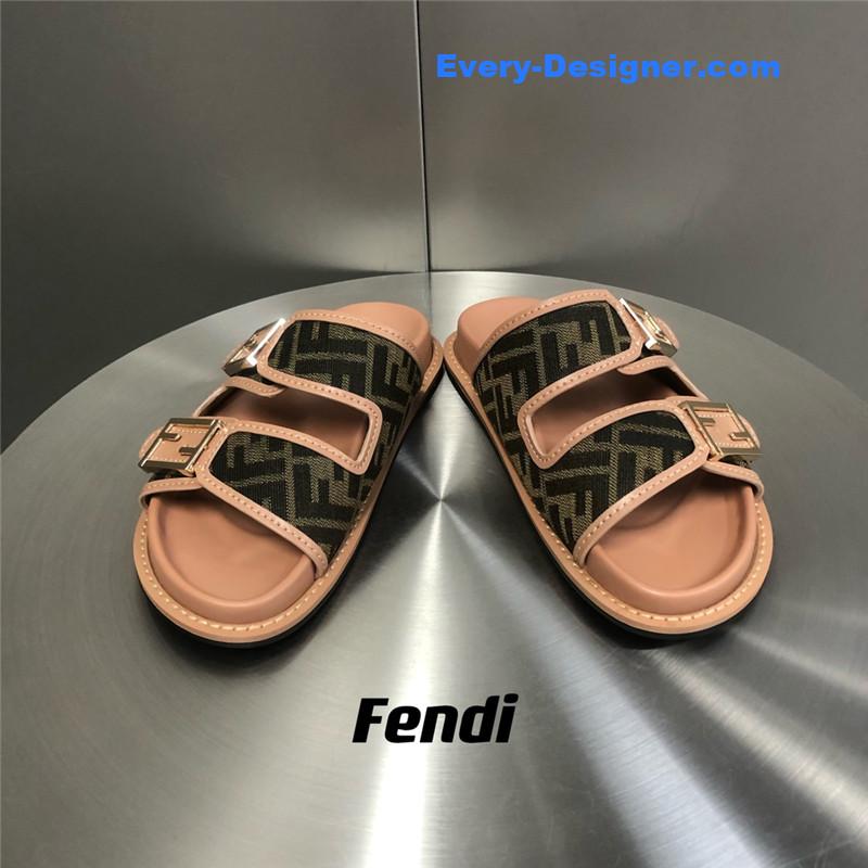 F**di feel presbyopic slippers