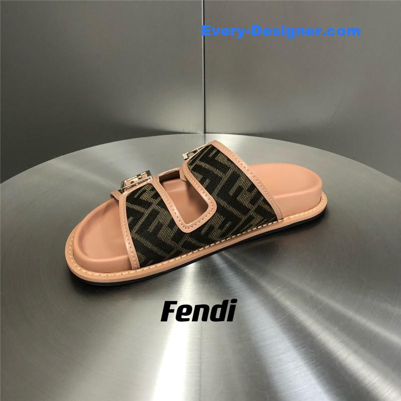 F**di feel presbyopic slippers