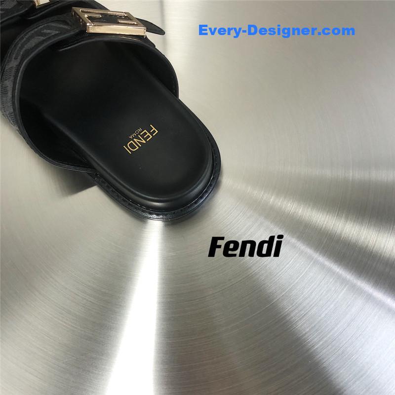 F**di feel presbyopic slippers