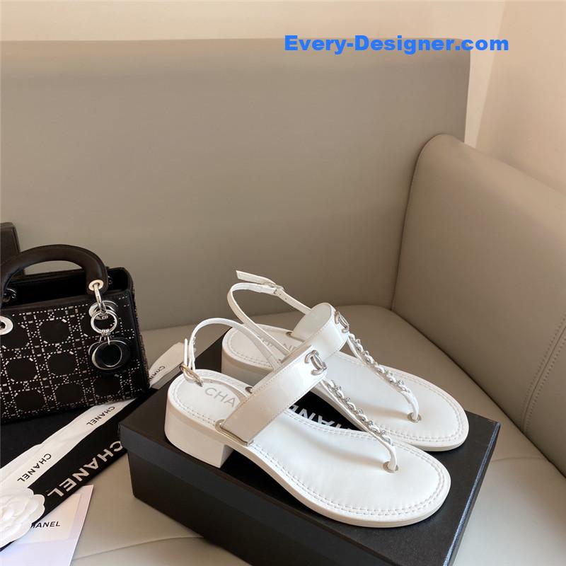 CC logo chain sandals