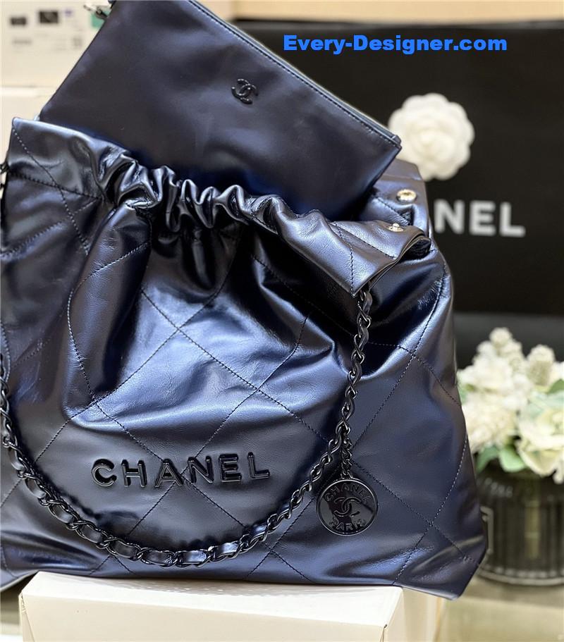 Chanel 22 handbag small