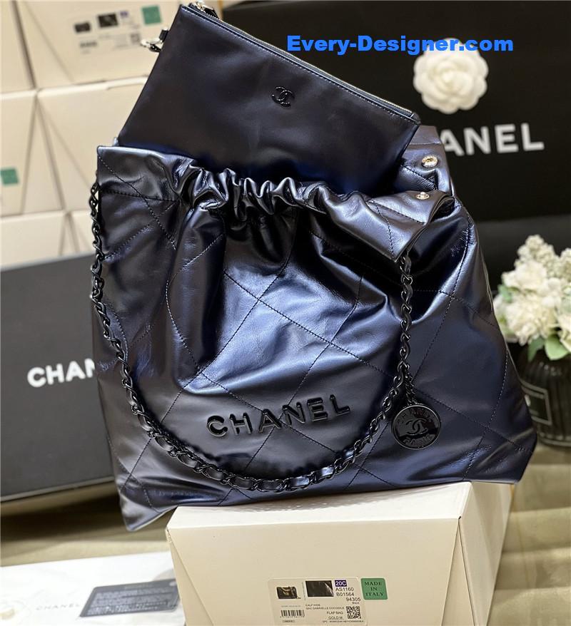 Chanel 22 handbag small