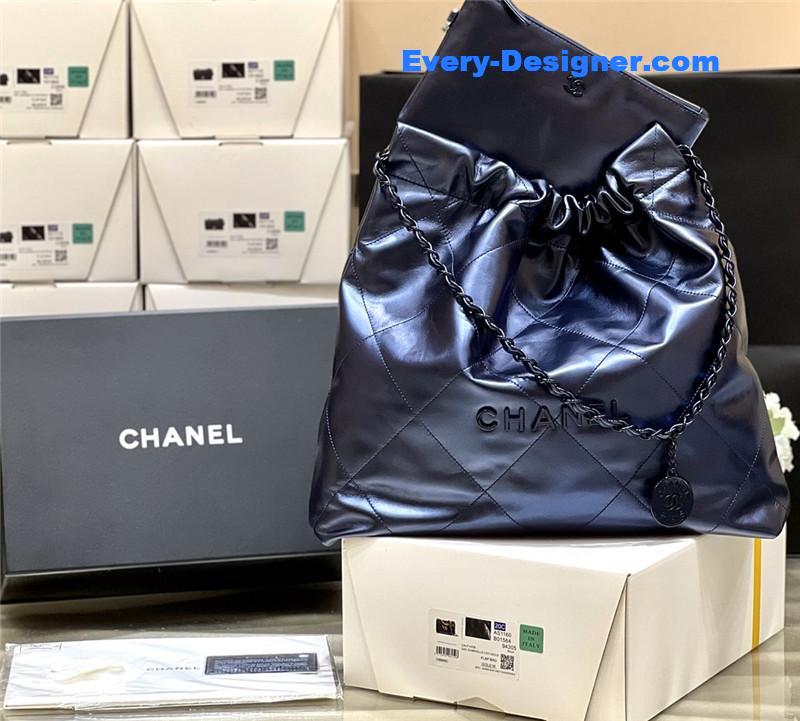 Chanel 22 handbag small