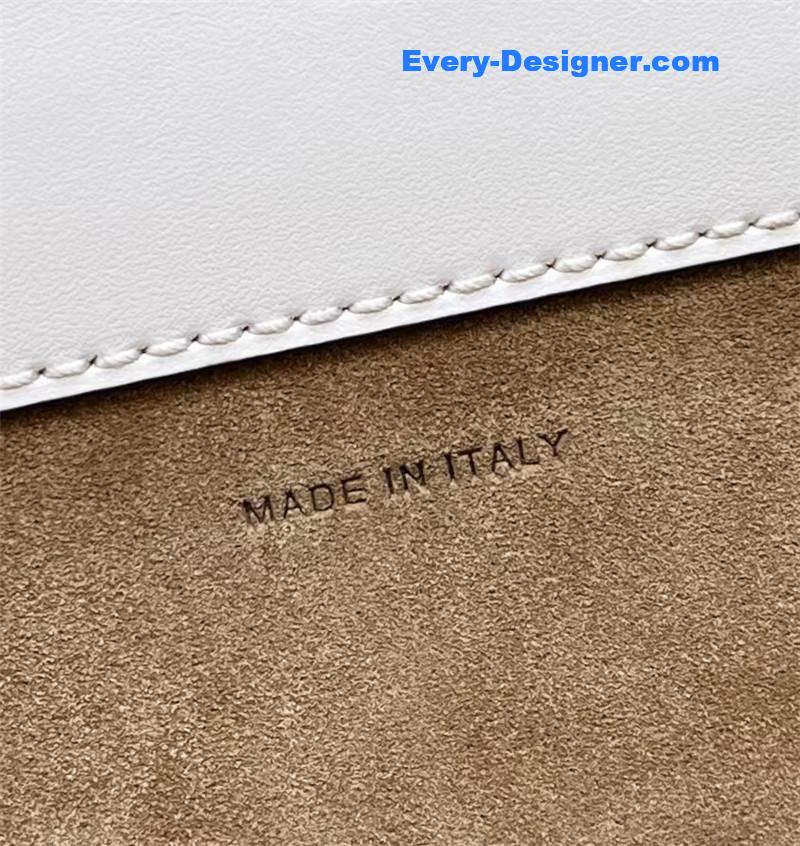 fendi baguette pouch bag