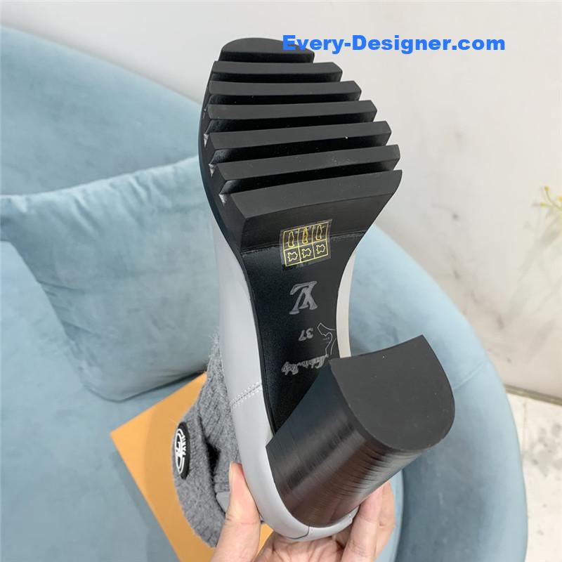 l0vis Vvtt0n lv woolen tube thick heel short boots