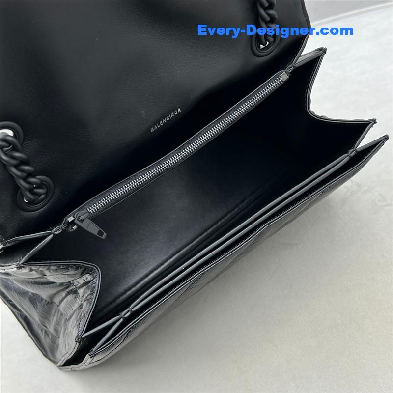 Ba1en*iaga crush bag medium
