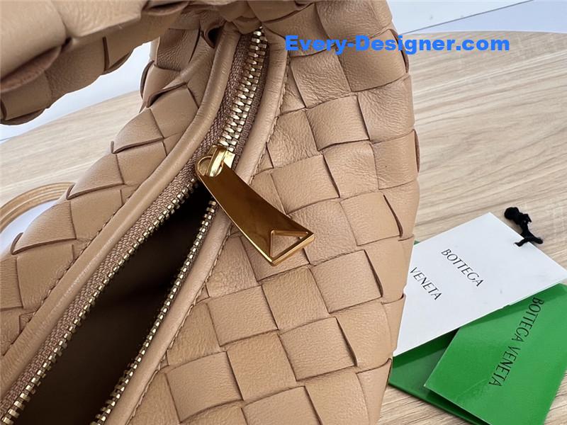 b0tt*ga Ven*ta jodie with chain bag