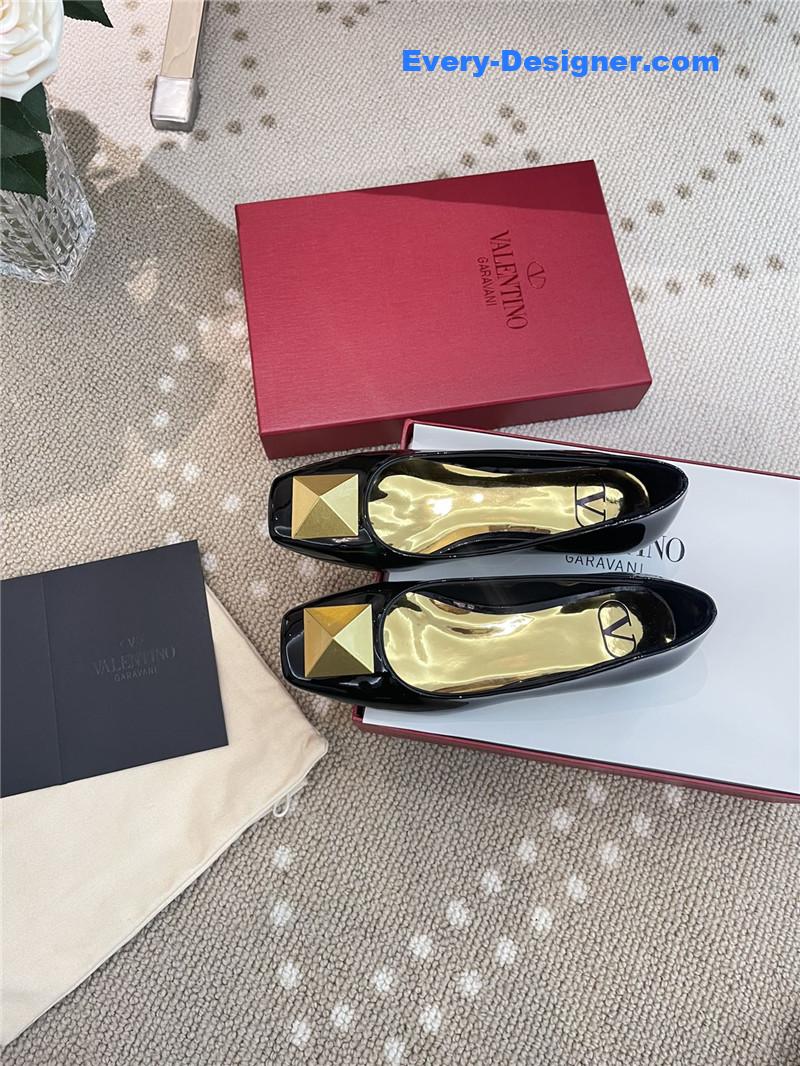 Va1e*ntin0 ballet flats in studded patent leather