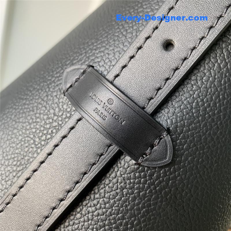 louis vuitton lv carryall small bag