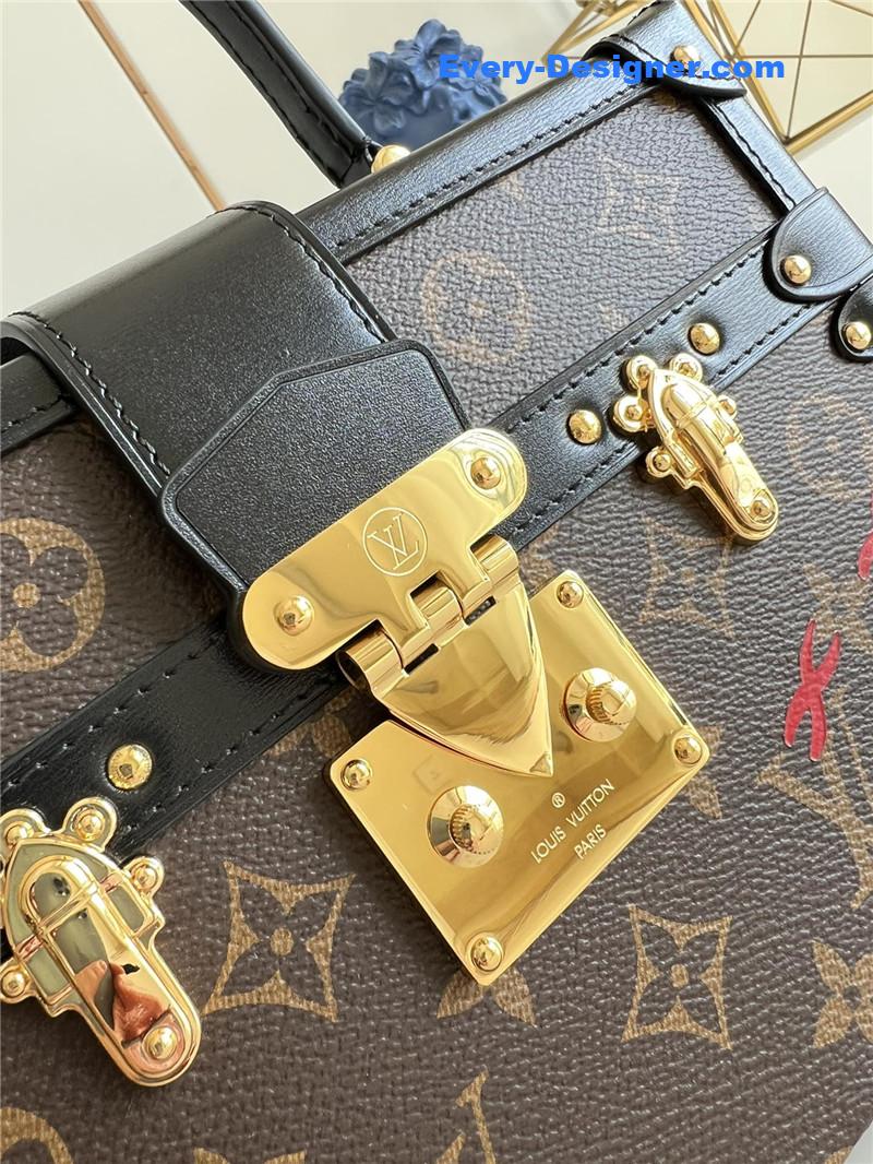 louis vuitton lv petite malle bag