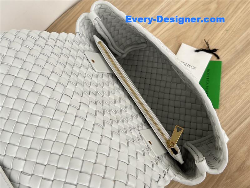 b0tt*ga Ven*ta patti bag