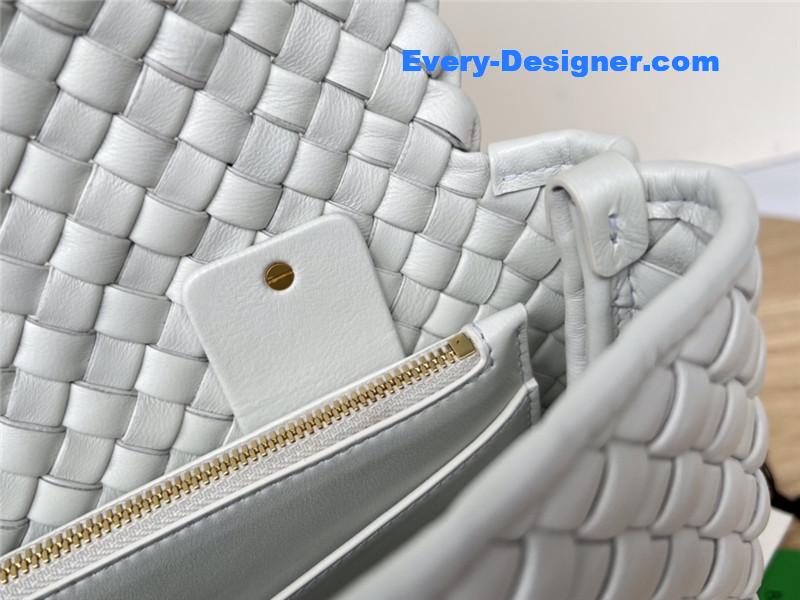 b0tt*ga Ven*ta patti bag